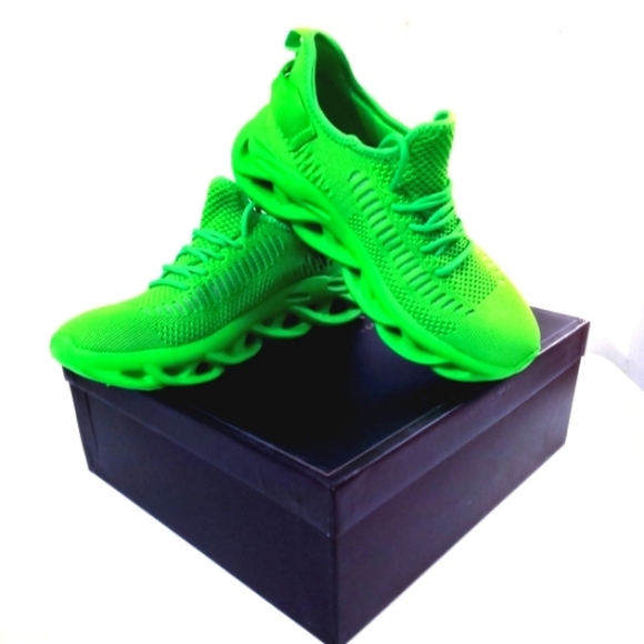 Azalea Wang Shoes - NIB🎁FREE GIFT INCLUDED🎁NWT Sneakers Stretch Knit Upper Texture Rubber Outsole